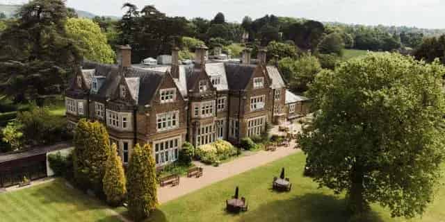 Manor Hotel Surrey - 50 En-Suite Rooms, Wedding Venue, Conference Facilities