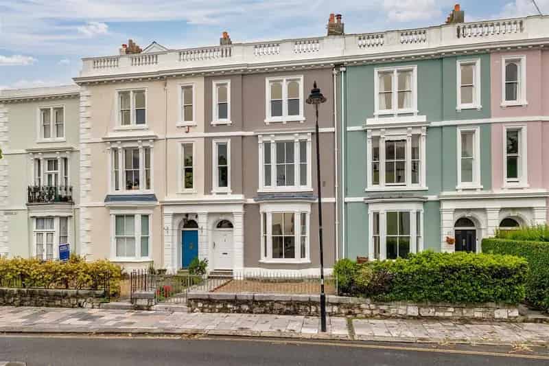 1 Bedroom Apartment for Sale