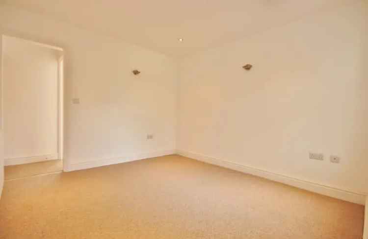 1 Bedroom Flat For Sale Refurbished Garden Flat Newmarket Road Cambridge