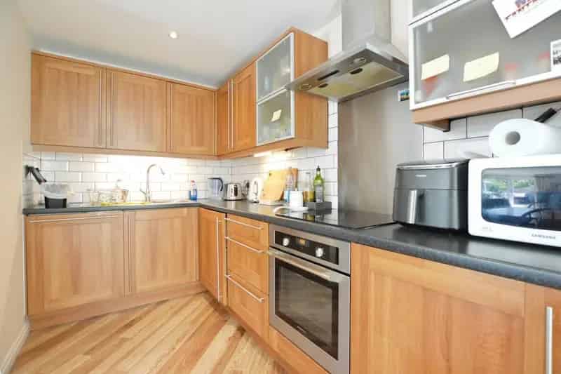 Modern 2-Bed Apartment near Thameslink Station with Roof Terrace