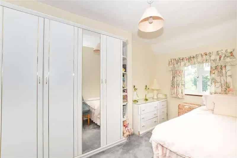 3 Bed House for Sale Near Crawley Town Centre