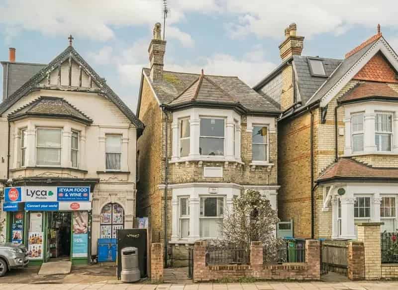 Flat For Sale , Richmond Road, London, England