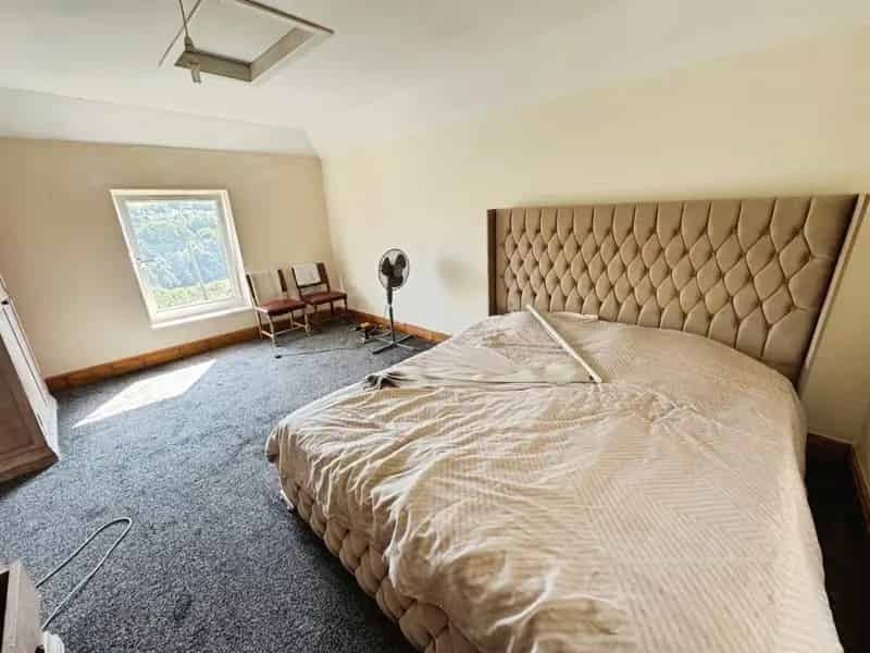 4 Bedroom Semi Detached House in Abertridwr