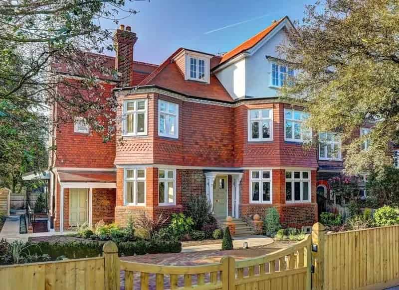Wimbledon Village Residence Four Floors Off Street Parking No Onward Chain