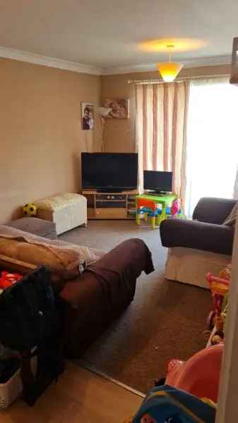 Flat For Rent in Mid Suffolk, England