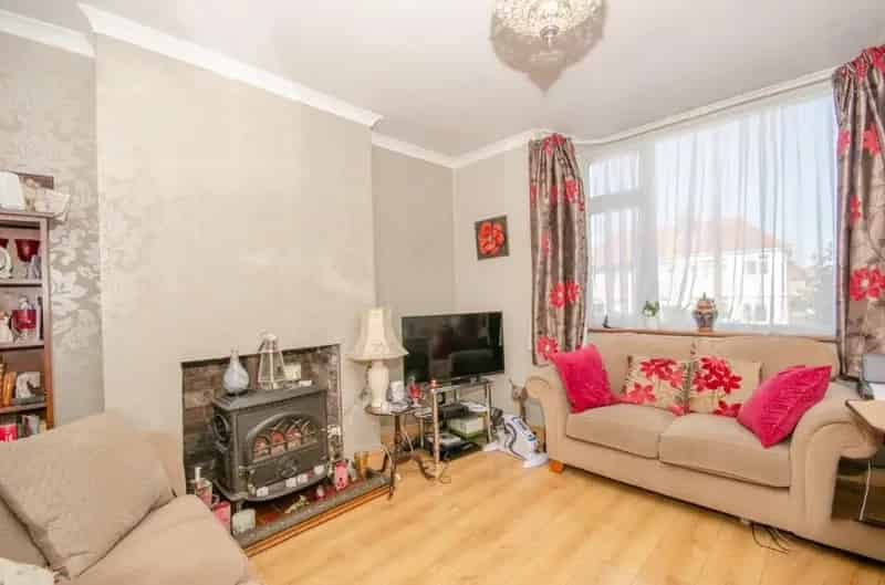 3 Bedroom House For Sale Downend Bristol