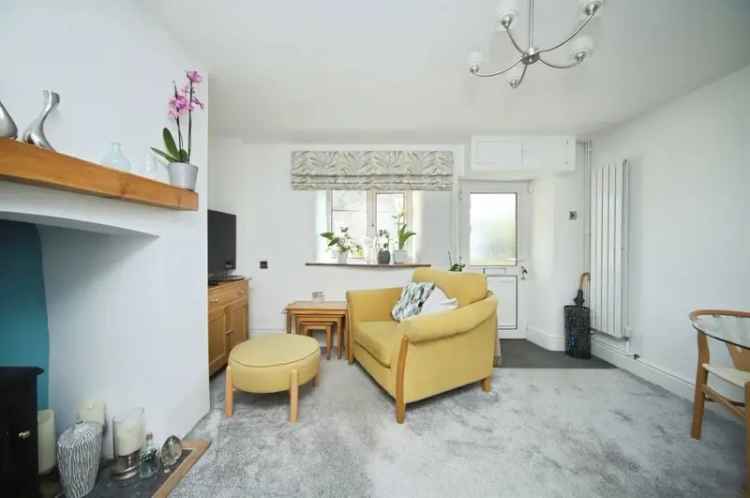 2 Bedroom Cottage Bishops Hull Private Garden Ample Storage