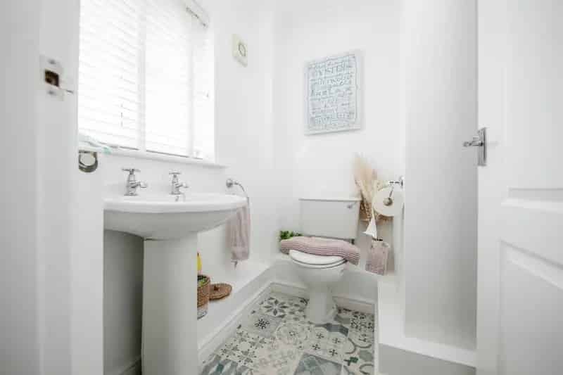 Harwich Three Bedroom House with Sea Views and Garage