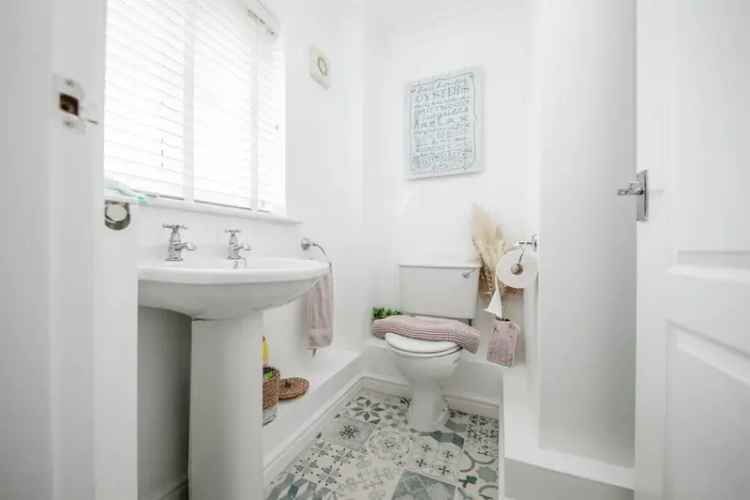 Harwich Three Bedroom House with Sea Views and Garage