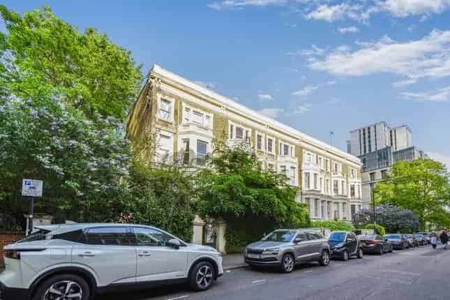 3-Bed Apartment Belsize Park 1697 sqft Roof Terrace Near Swiss Cottage