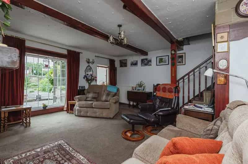 3 Bedroom Detached House for Sale Morley West Yorkshire