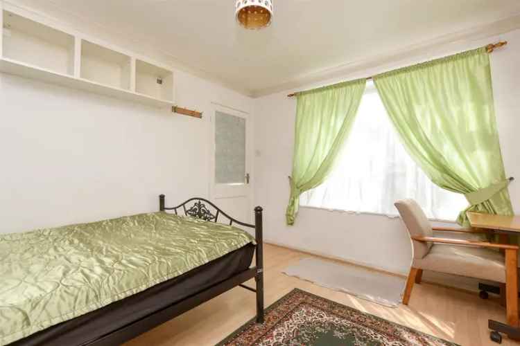 3 Bedroom Terraced House For Sale Near Crawley Town Centre