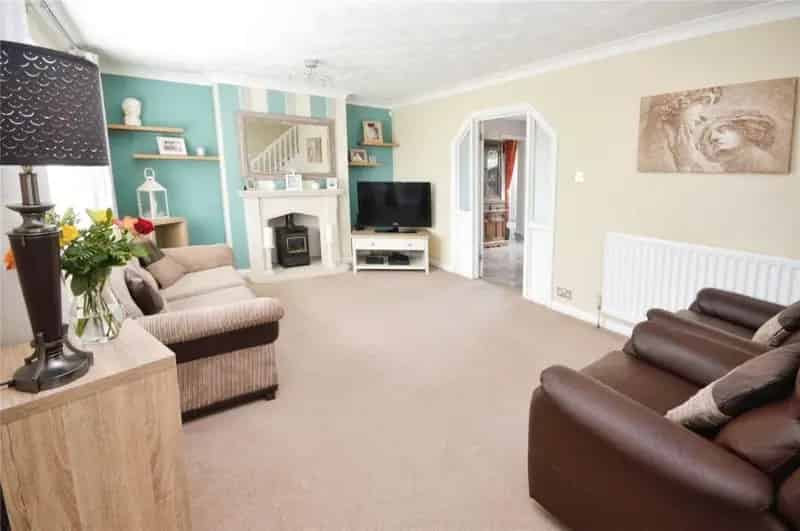 4 Bed Detached House for Sale