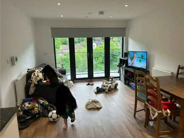 Flat For Rent in Tandridge, England