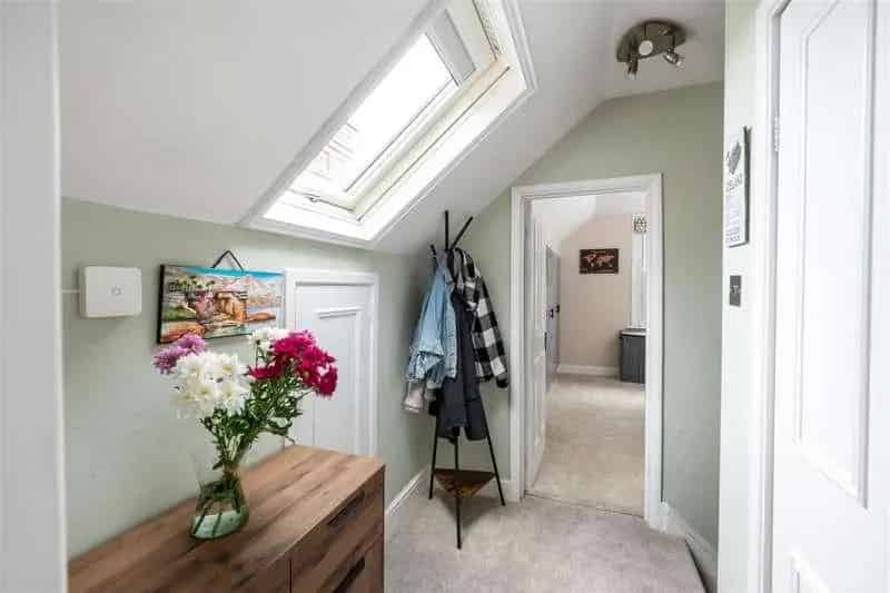 1 Bed Flat for Sale Near Redhill Station