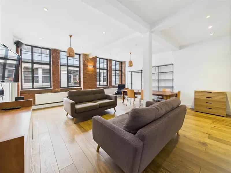 2 Bedroom Loft Apartment Near Old Street Station