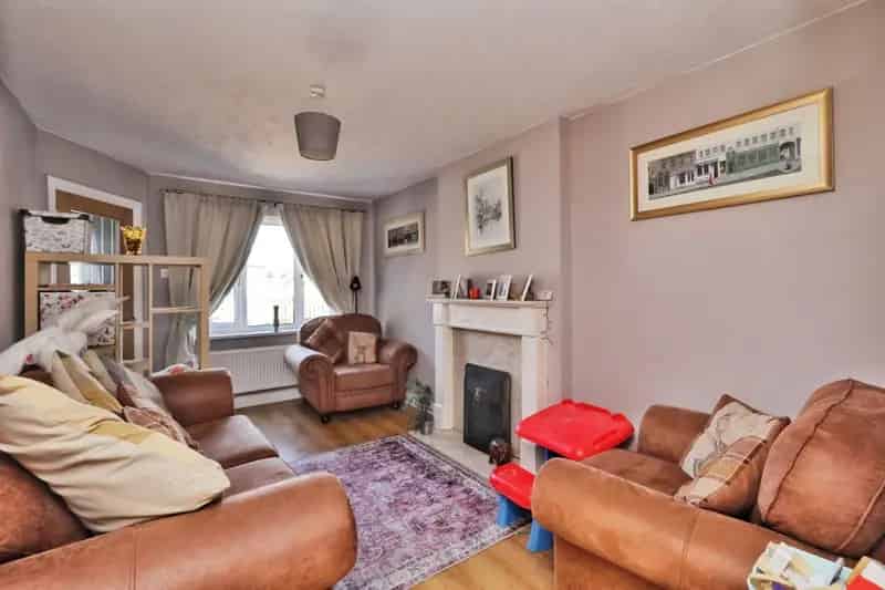 4 Bed 2 Bath House with Study and EV Charging Point