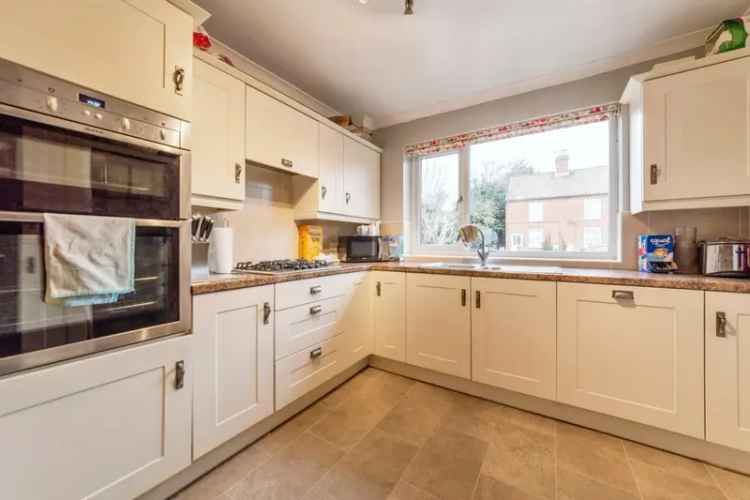 3 Bedroom Detached Bungalow in Balderton
