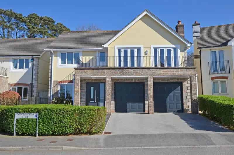 4 Bedroom Detached House for Sale in Truro