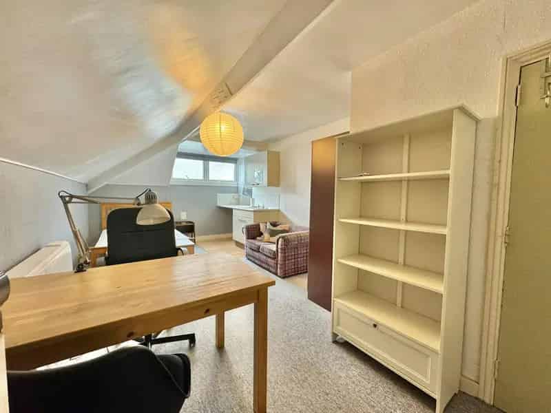 Large Double Room Near Leamington Spa Town Centre