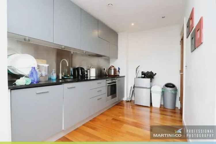 1 Bedroom Flat For Sale Near City Centre - Modern Apartment No Chain
