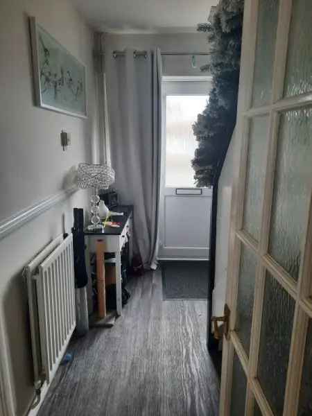 Two Bedroom Semi Detached House Near Schools and Transport