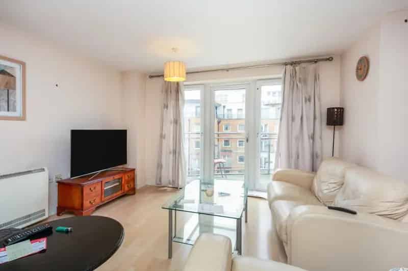 2 Bedroom Apartment for Sale Winterthur Way No Onward Chain
