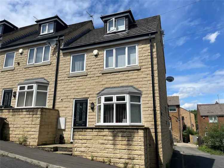 Three Bedroom End Terrace House with Far Reaching Views and Off Street Parking