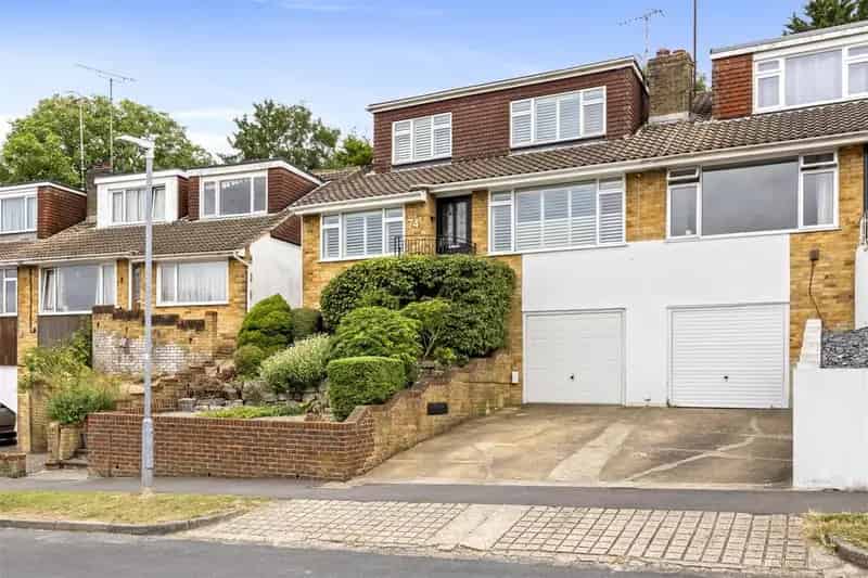 4 Bedroom Semi-Detached House For Sale