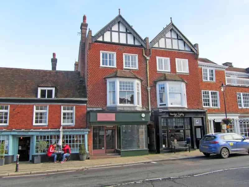 Lockup Shop To Let Near Battle Abbey