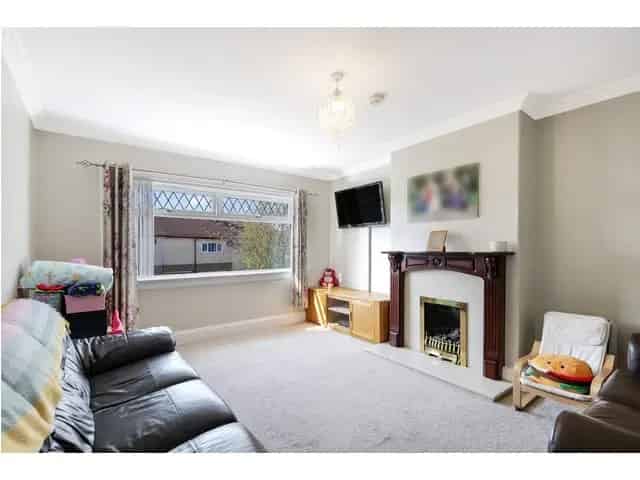 3 Bedroom End Terrace House for Sale