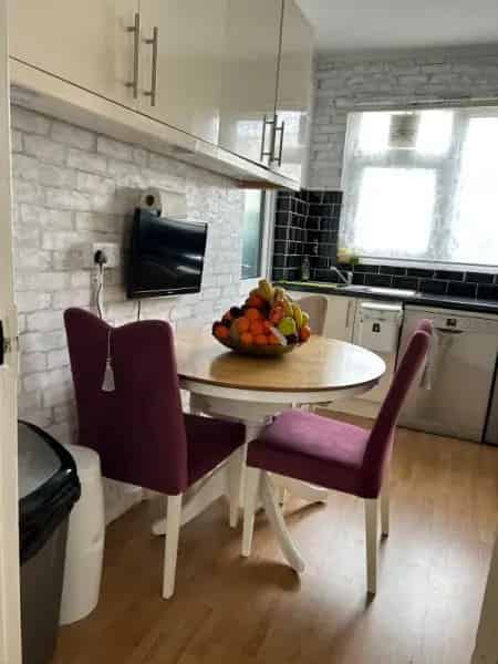 2 Bedroom Flat 2 Balconies 5 Storages
