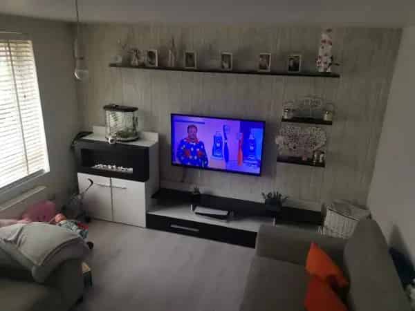 3 Bed Semi-Detached Townhouse with Drive and Garage
