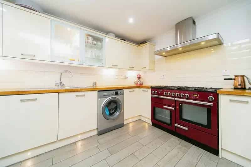 Spacious Family Home with Extended Ground Floor and Ensuite