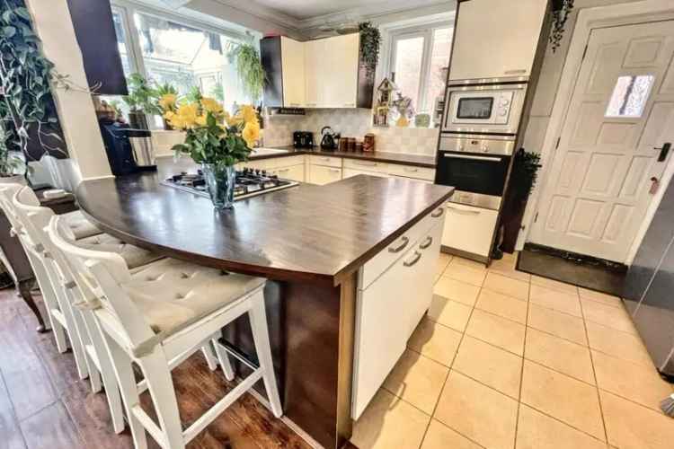 6 Bedroom Detached House for Sale Near Kings Park