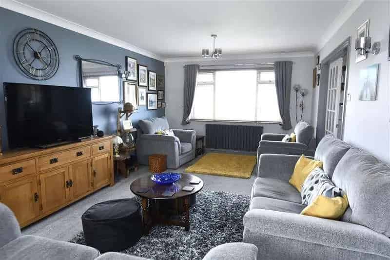 4 bed house for sale