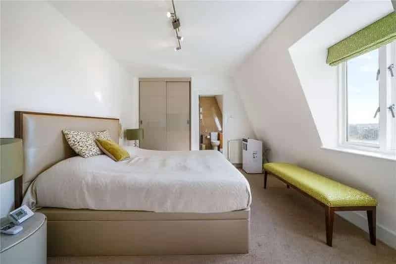 3 bed flat for sale
