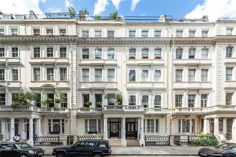 3 bedroom flat for sale