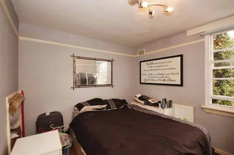 One Double Bedroom Ground Floor Apartment Near Town Centre