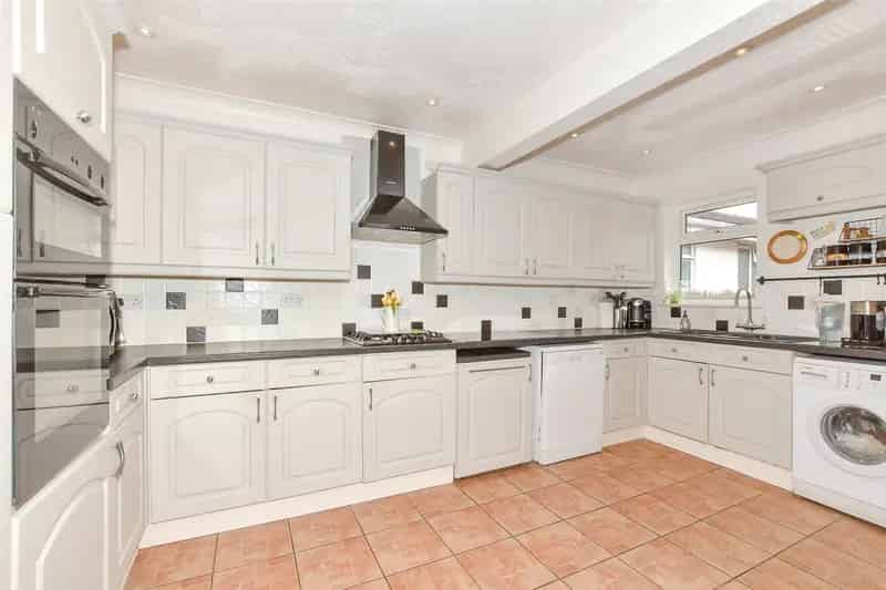 4 bedroom detached bungalow for sale