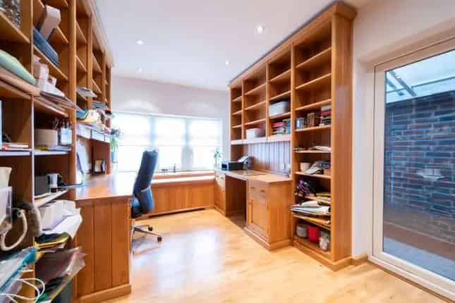 4 Bedroom Detached House New Malden
