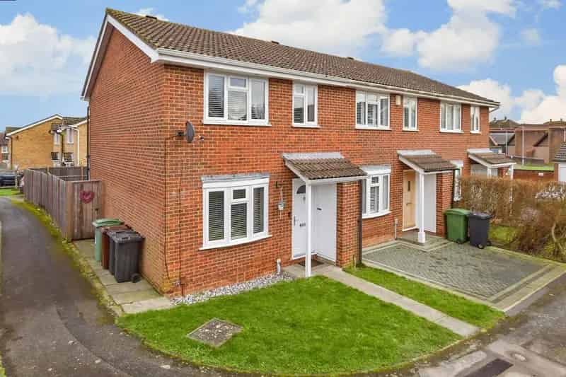 3 Bedroom End Terrace House for Sale