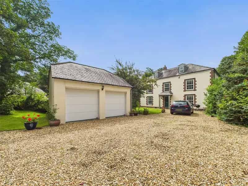 5 Bedroom Detached House for Sale in Stratton, Cornwall