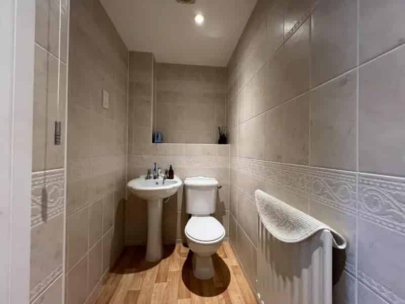 4 Bed Detached House for Sale in Godinton Park Ashford