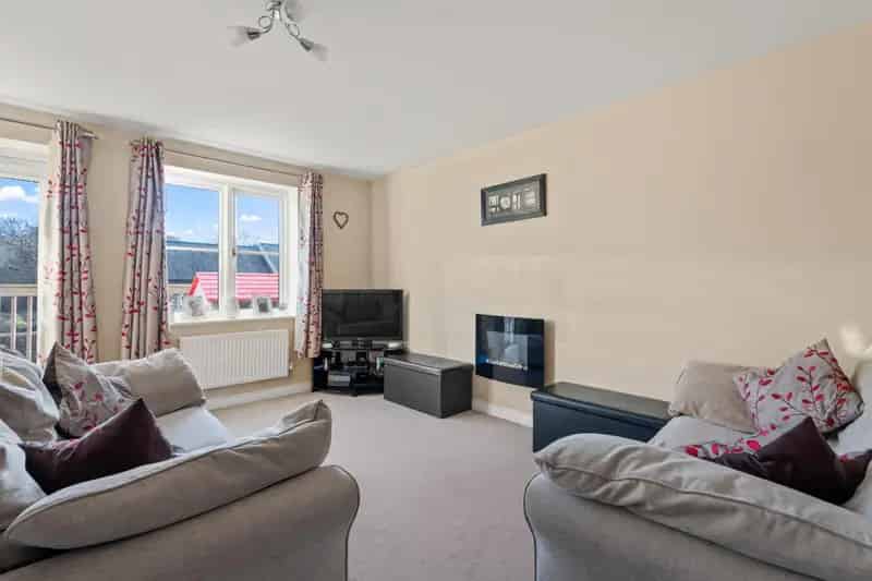 3 Bed Mid Terrace House for Sale Chillington