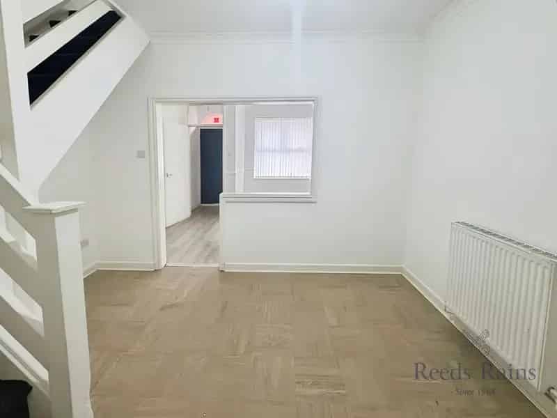 2 Bedroom Mid Terrace House to Rent Liverpool L8