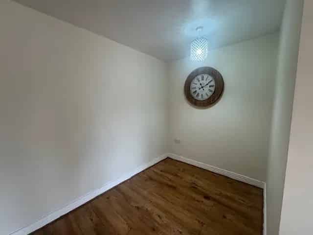 2-Bedroom Top Floor Flat Near Scott Arms Available Now