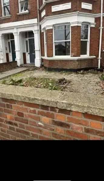 2 Bed Ground Floor Home with Large Garden and Cellar