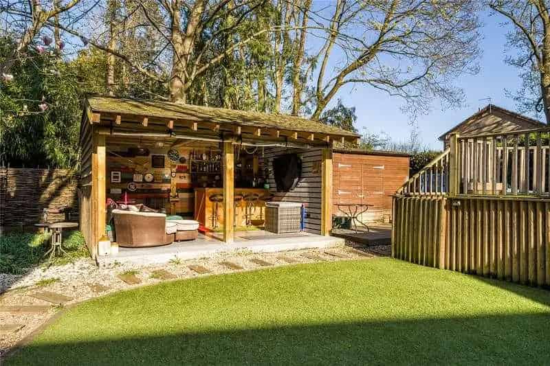 5 Bed Canalside House for Sale Woking