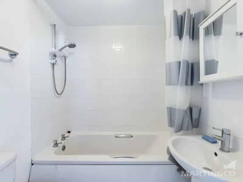1 Bedroom Flat For Sale Allocated Parking Ground Floor